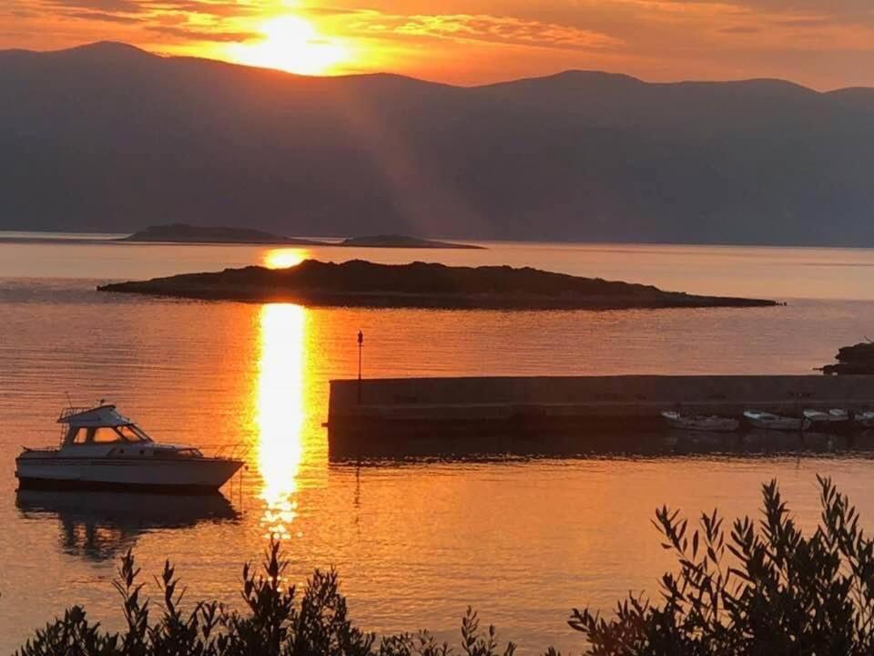 Holiday Home Adriatic 鲁巴达 外观 照片
